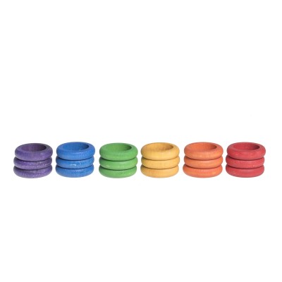 Primer plano de Grapat 18 Anillos en colores vibrantes